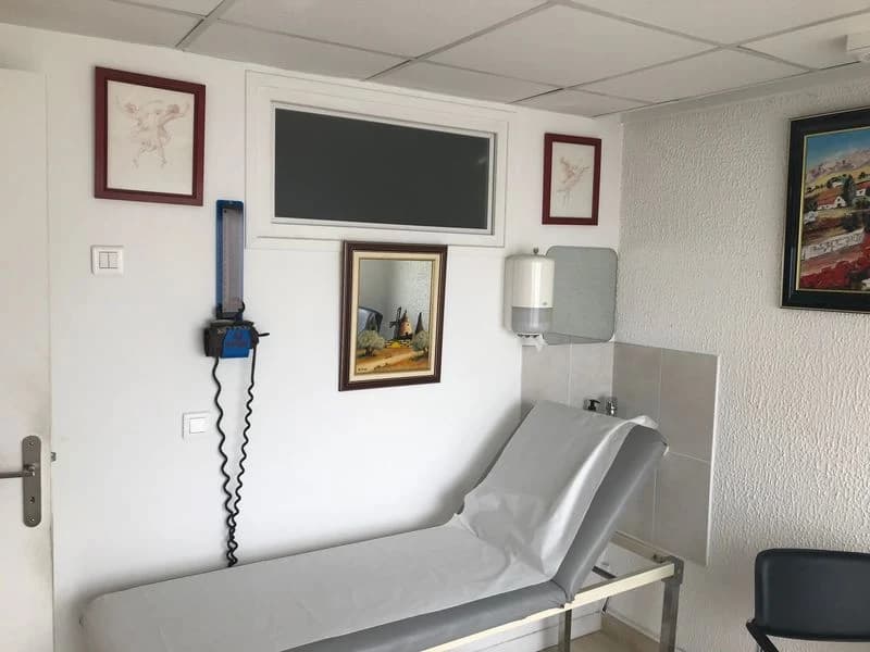 Table de consultation utilisée pour les séances d'acupuncture